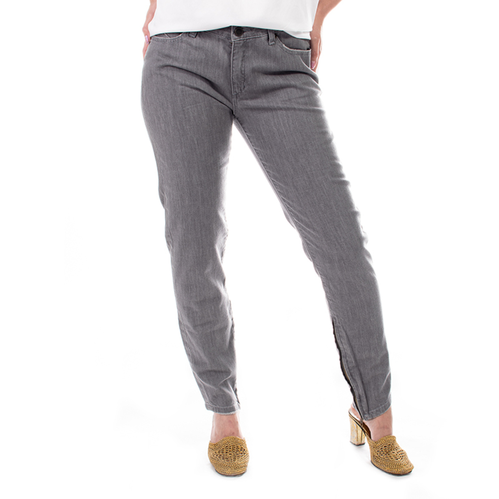 SUPER FINE MEDIUM RISE SLIM JEANS | WOMENS SIZE 30